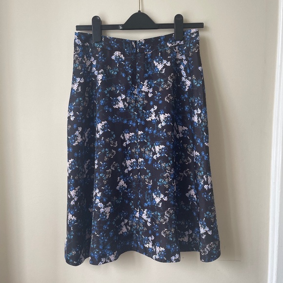 J Crew Black Floral Silk Skirt - Picture 2 of 9
